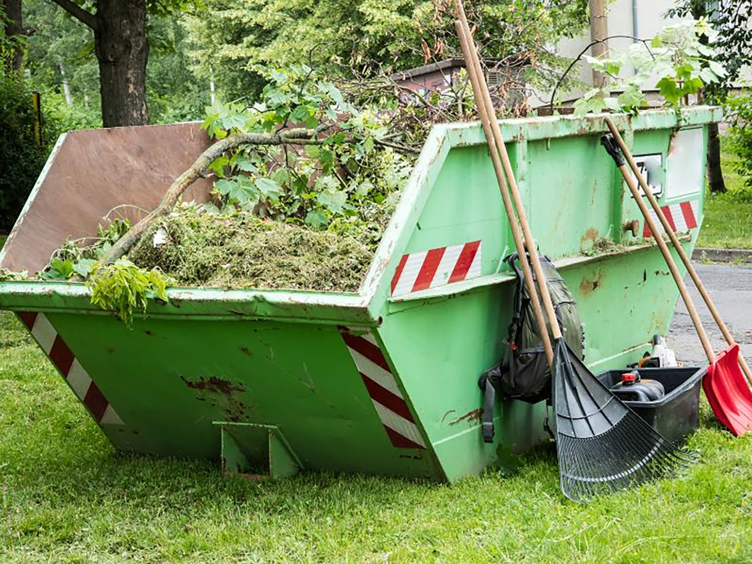 garden refuse skip